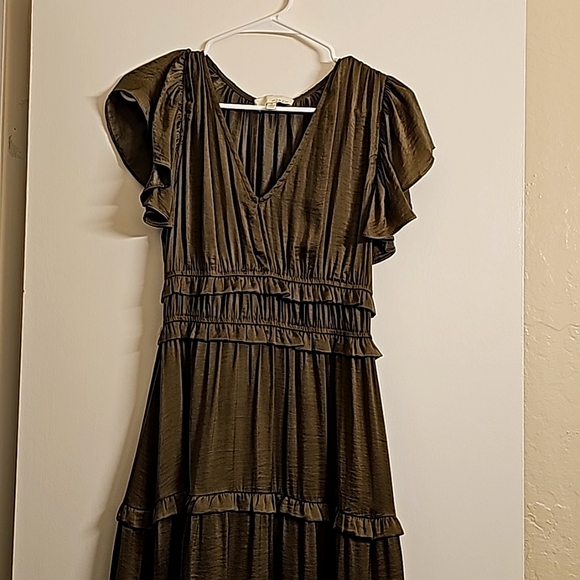 slim fit dress slacks Plus Stella Glitter Pinch Tie Back Ballgown main image 1